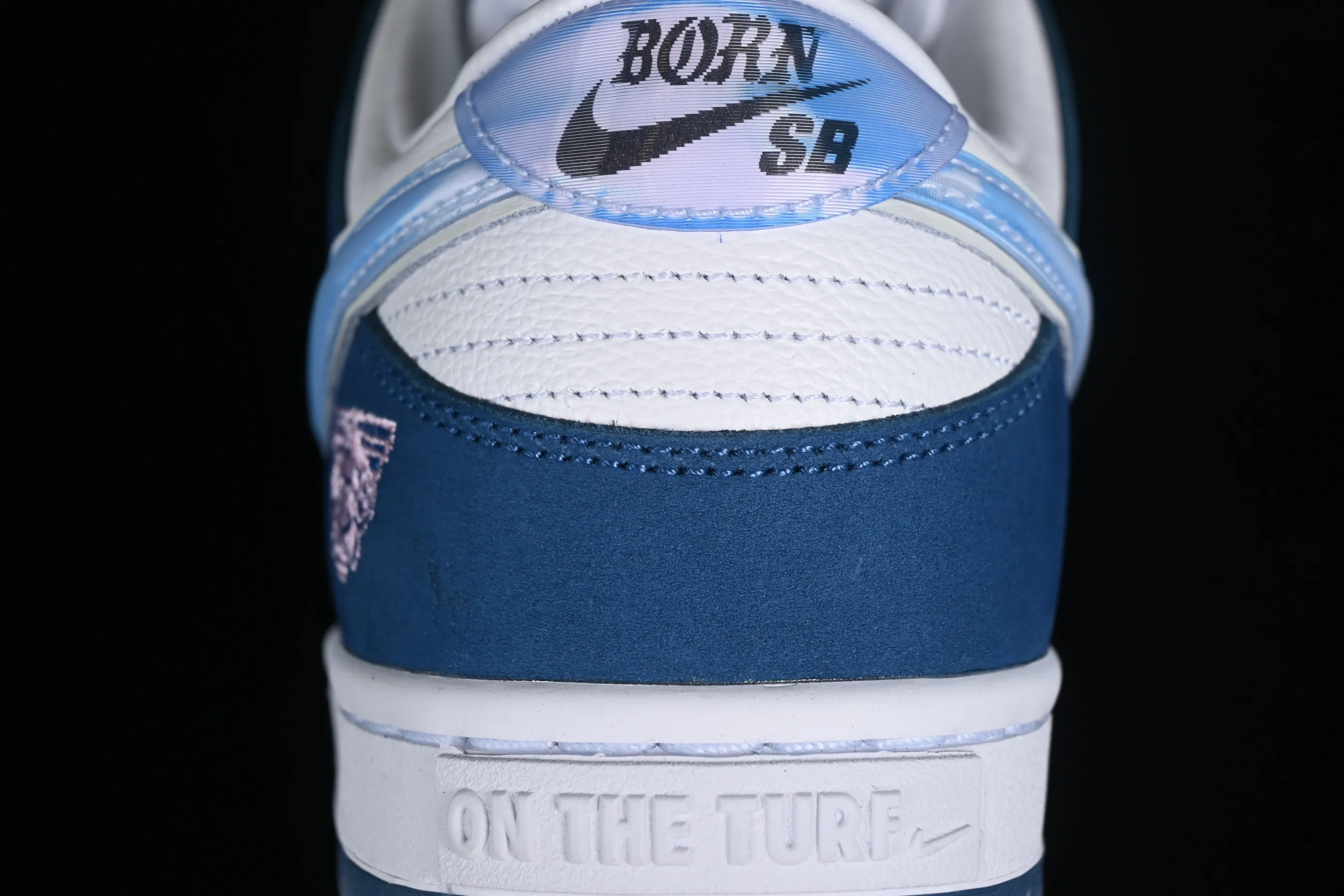All Categories Nk SB Dunk Series Nk SB Dunk Low Low-top sneakers Foreign trade version Born x Raised x Nk SB Dunk American street style Joint model SB low-top sports and leisure sneakers FN7819-400